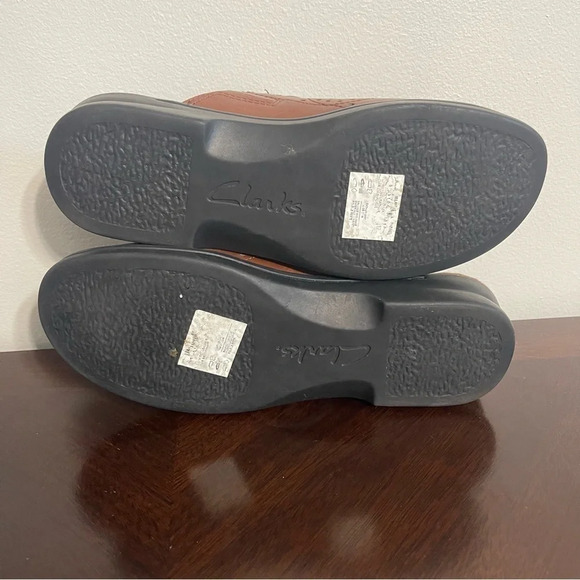 Clarks Collection Soft Cushion Slip On Brown Leather Shoes Womens Size 7.5 M - Picture 6 of 8